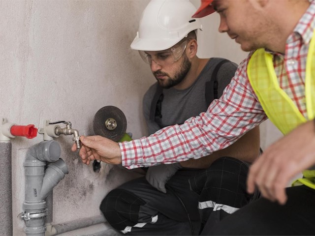 ¿Se analizan las instalaciones de fontanería en una ITE?
